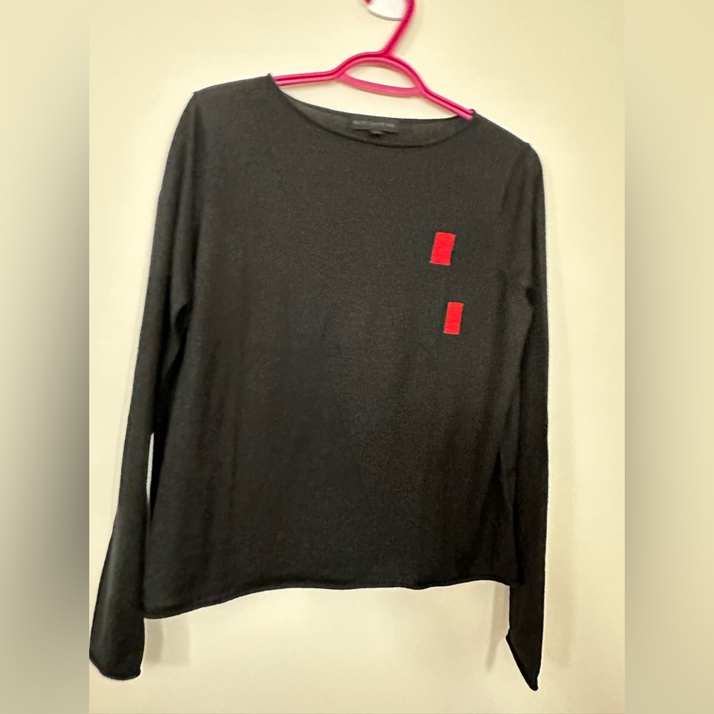 KOKOMARINA soft, thin rolled hem wool blend sweater with simple red rectangles